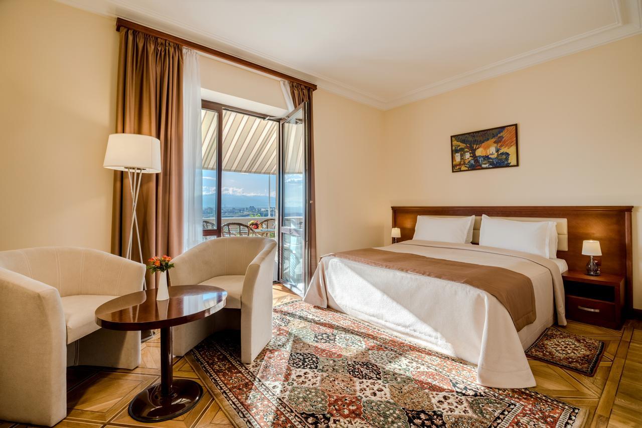 Areve Residence Boutique Hotel Jerevan Buitenkant foto